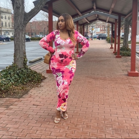 Dresses & Skirts - Floral Glory Dress.